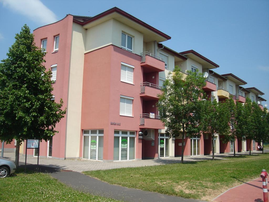 Csabai Apartman Bük Rum bild